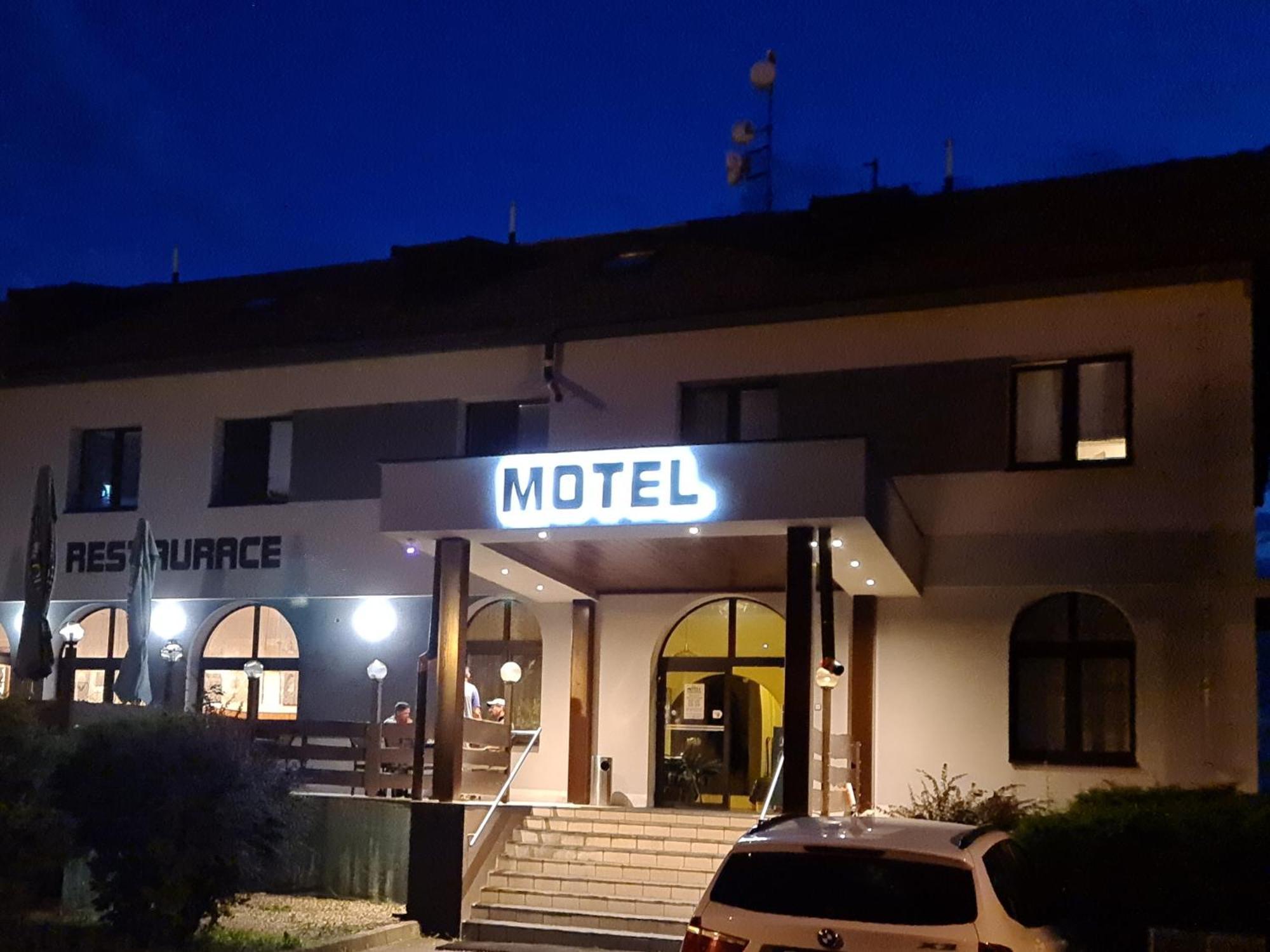 Motel Tosanovice Dolni Tosanovice Eksteriør billede